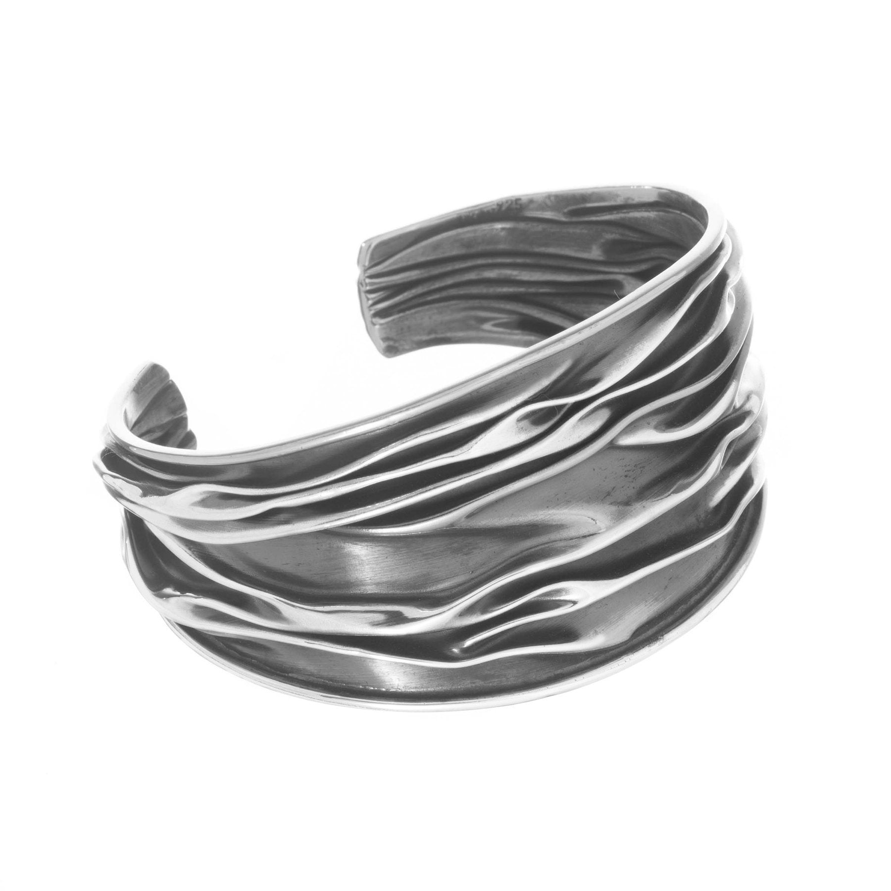 Brazalete pavonado de plata