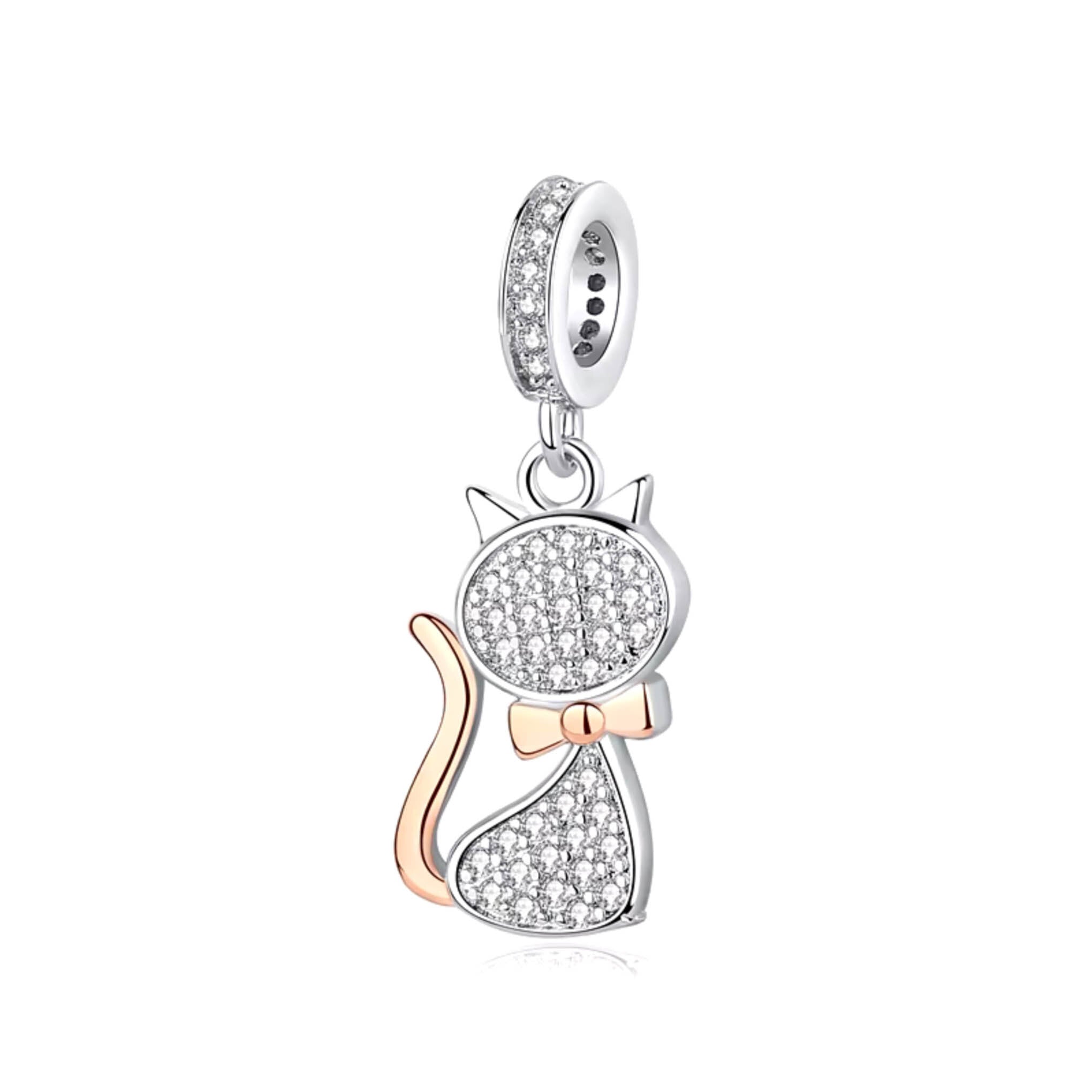 Dije con chapa de plata tipo charm gatito elegante con zirconias blancas de plata mexicana